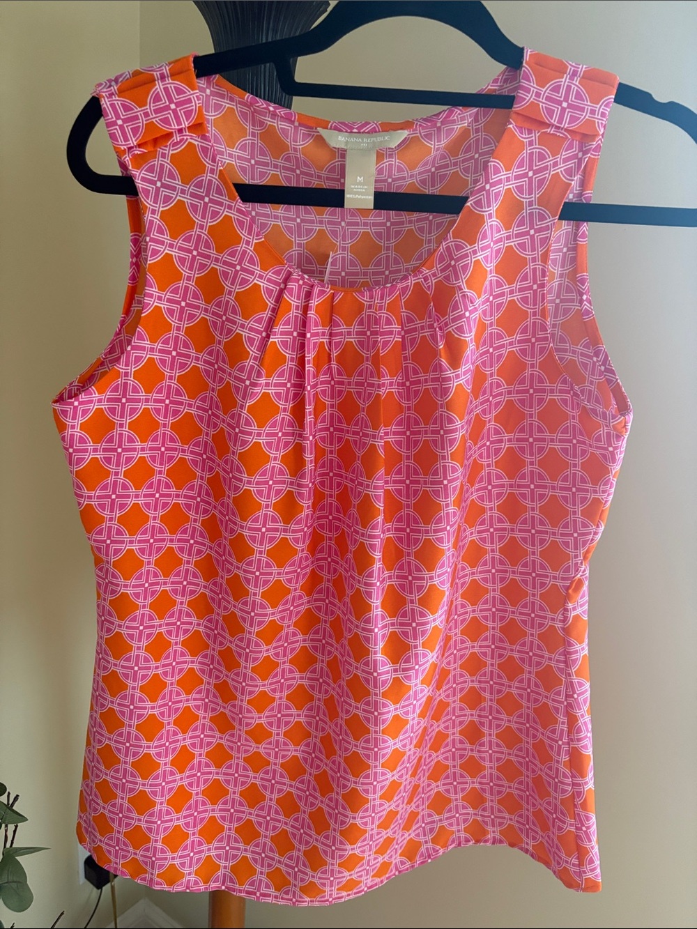 NWT Banana Republic top. Orange and pink and white. M